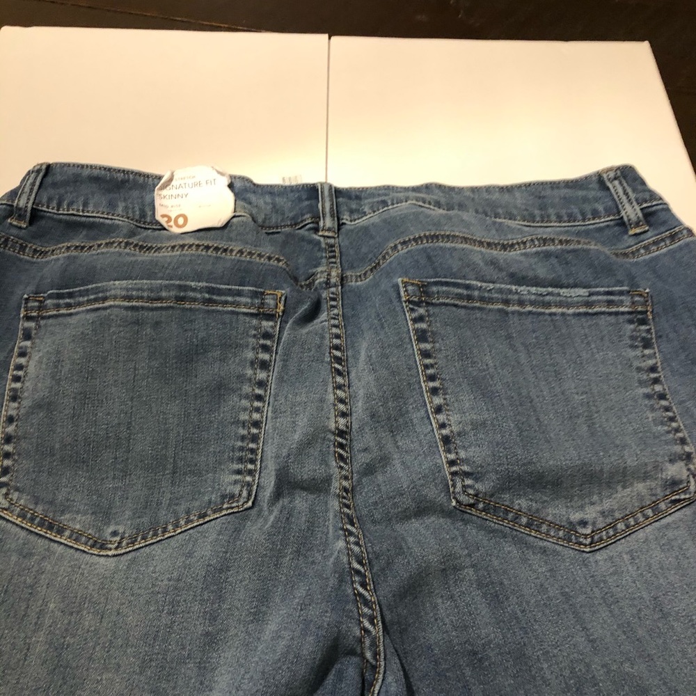Jeans - Picture 2 of 3